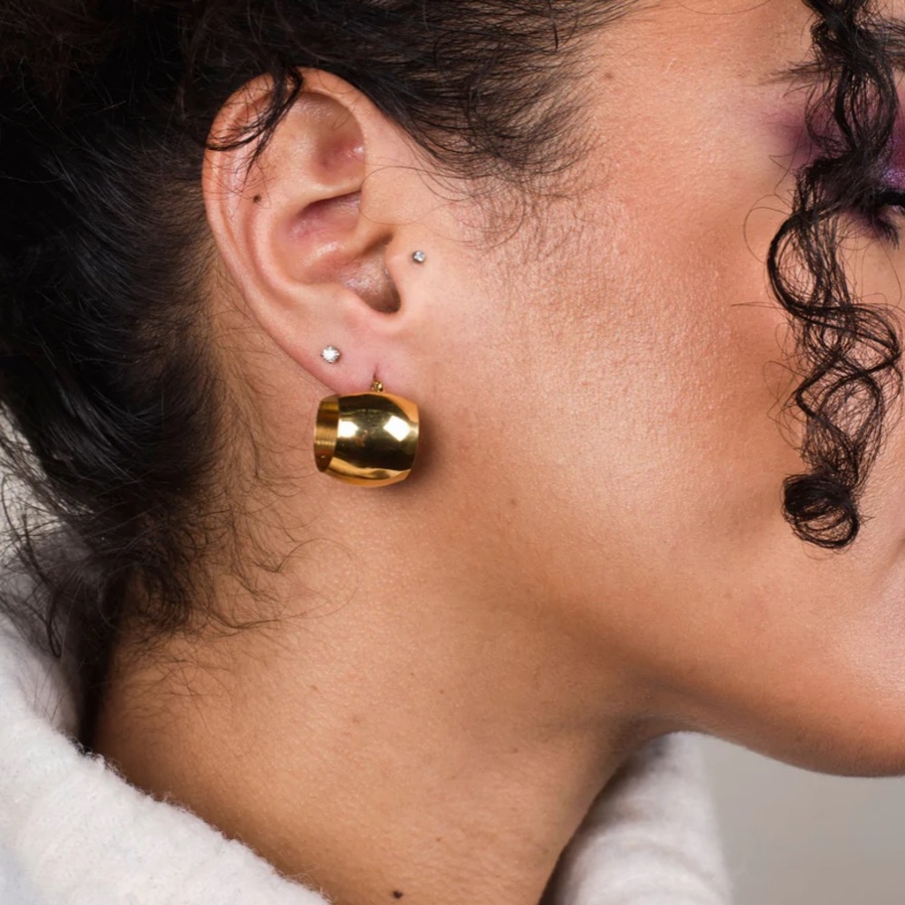 Waterproof chunky gold plated hoop earrings - Picture 1 of 3